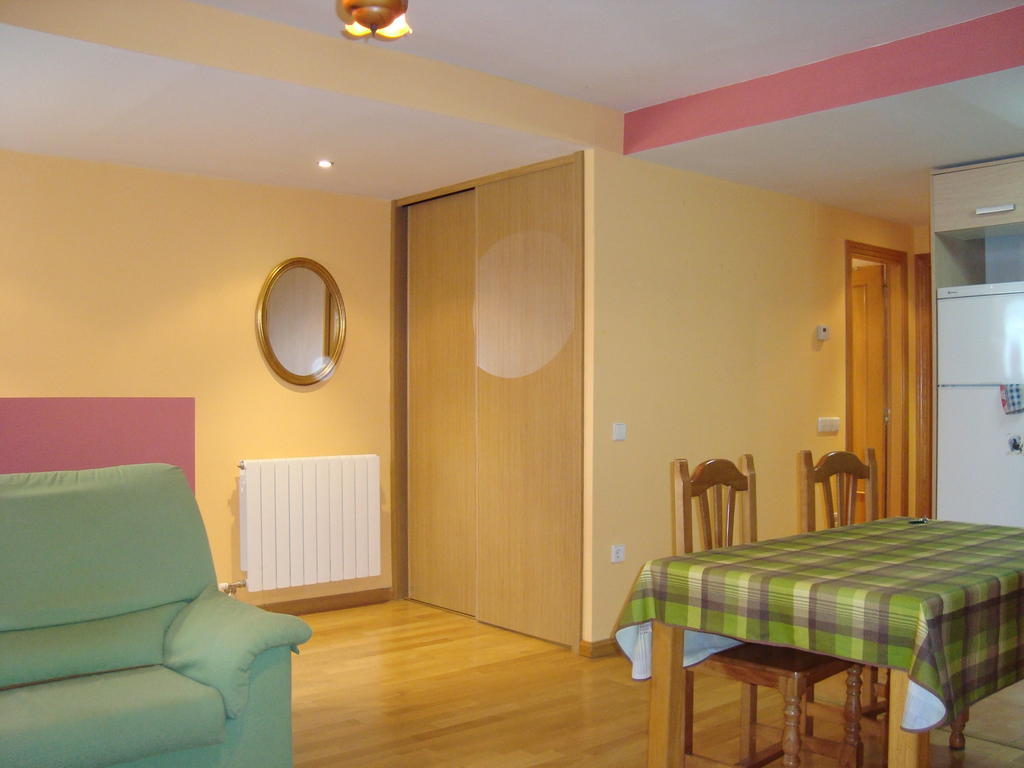 Apartamentos Saila كاستيخون ذي سوئسّي الغرفة الصورة